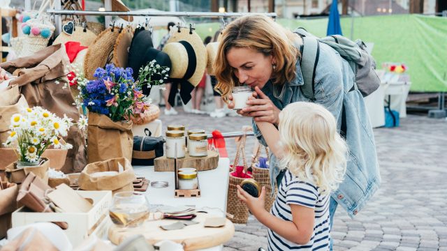 candids-in-public-places-mom-and-daughter-are-cho-2026-03-19-22-50-12-utc