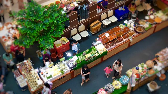 food-market-indoor-shopping-mall-blur-background-2026-03-17-04-17-33-utc